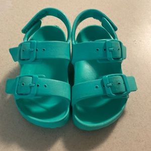 Cat & Jack toddler size 6 sandals